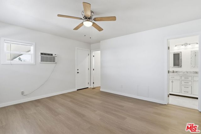 8901 Eton Avenue 61, Canoga Park (los Angeles), CA 91304