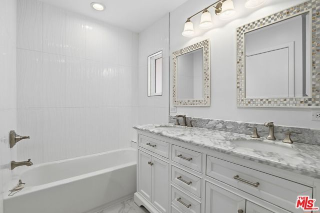 8901 Eton Avenue 61, Canoga Park (los Angeles), CA 91304