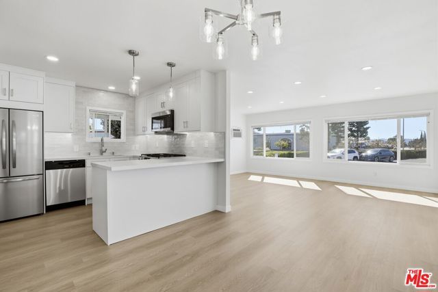 8901 Eton Avenue 61, Canoga Park (los Angeles), CA 91304