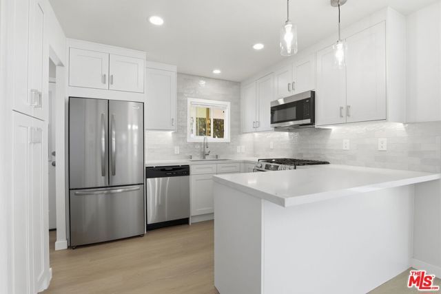 8901 Eton Avenue 61, Canoga Park (los Angeles), CA 91304