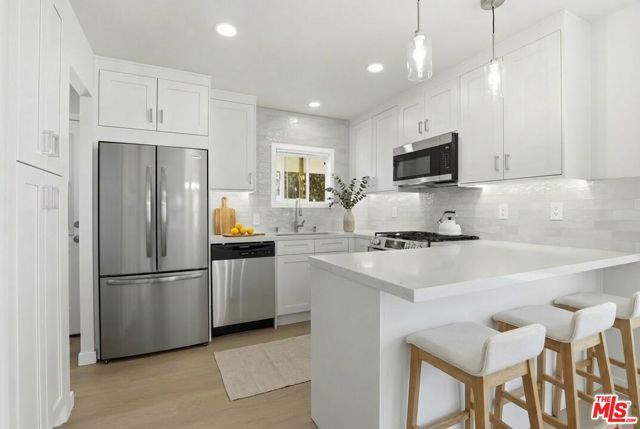 8901 Eton Avenue 61, Canoga Park (los Angeles), CA 91304