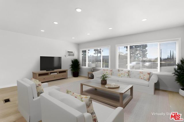 8901 Eton Avenue 61, Canoga Park (los Angeles), CA 91304