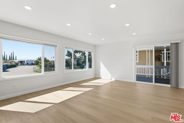 8901 Eton Avenue 61, Canoga Park (los Angeles), CA 91304