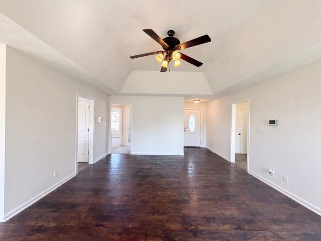 3475 Melrose Dr, Clarksville, TN 37042