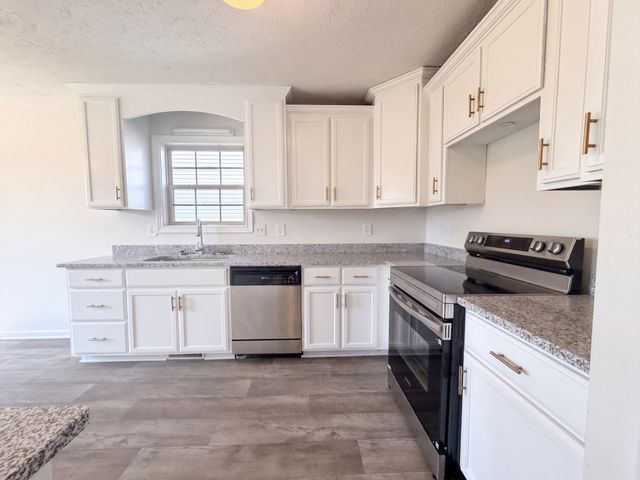 3475 Melrose Dr, Clarksville, TN 37042