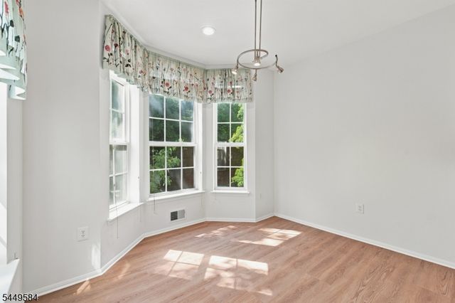 47 Lambiance Ct, Highland Park Boro, NJ 08904