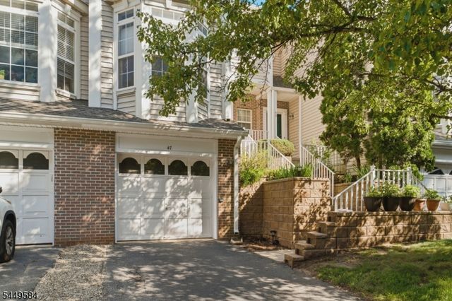 47 Lambiance Ct, Highland Park Boro, NJ 08904