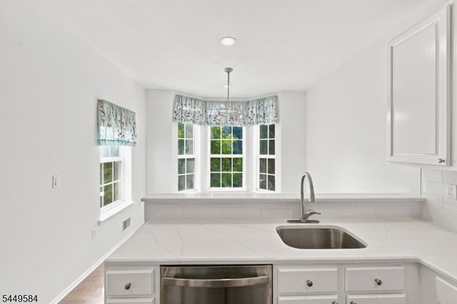 47 Lambiance Ct, Highland Park Boro, NJ 08904