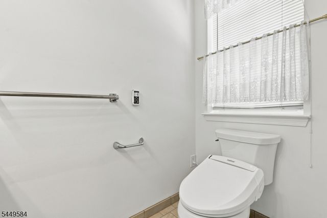 47 Lambiance Ct, Highland Park Boro, NJ 08904