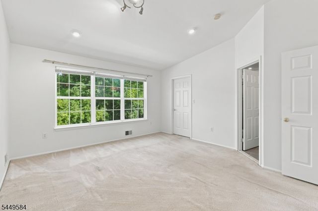 47 Lambiance Ct, Highland Park Boro, NJ 08904