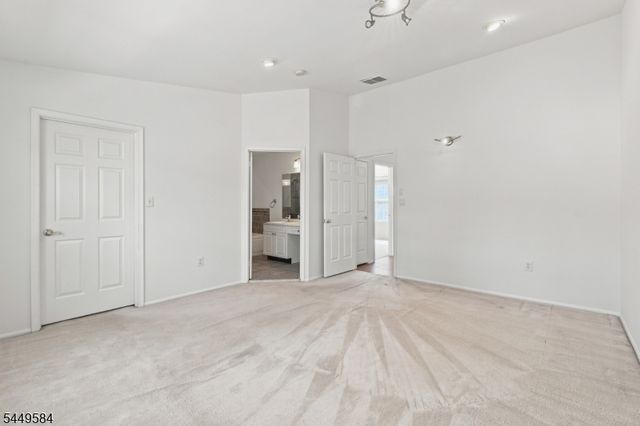 47 Lambiance Ct, Highland Park Boro, NJ 08904