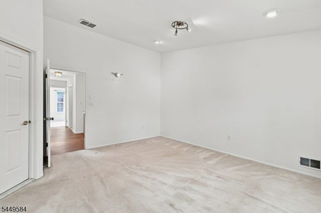 47 Lambiance Ct, Highland Park Boro, NJ 08904