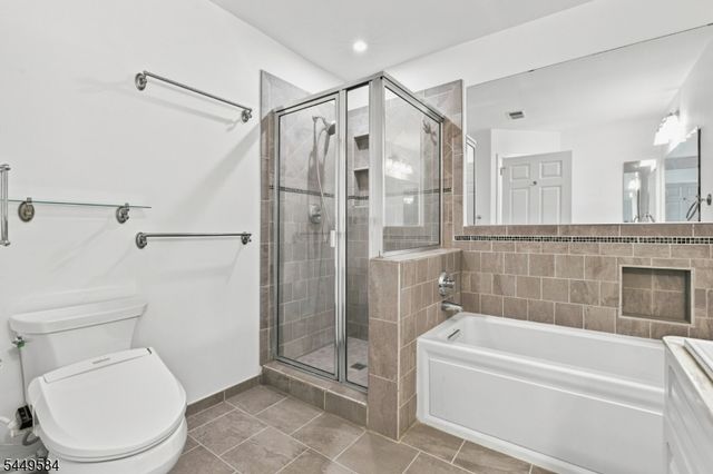 47 Lambiance Ct, Highland Park Boro, NJ 08904