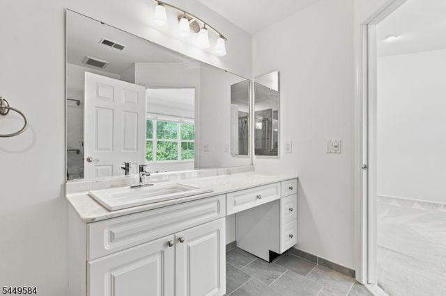 47 Lambiance Ct, Highland Park Boro, NJ 08904