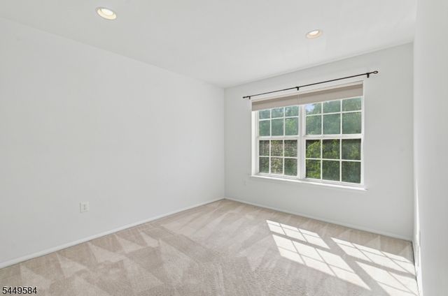 47 Lambiance Ct, Highland Park Boro, NJ 08904