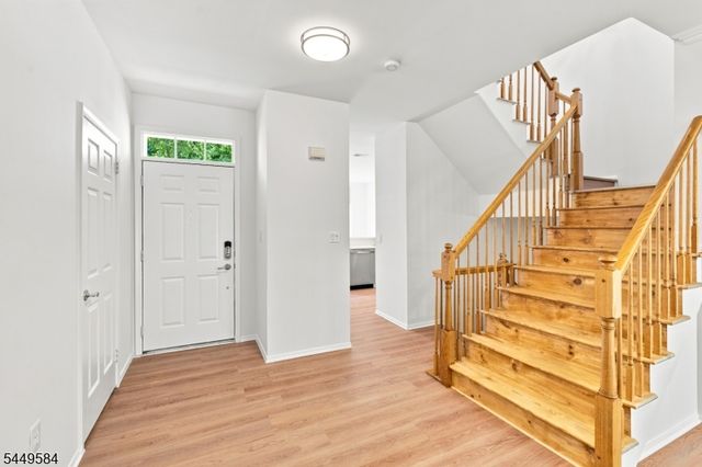 47 Lambiance Ct, Highland Park Boro, NJ 08904