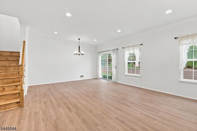 47 Lambiance Ct, Highland Park Boro, NJ 08904