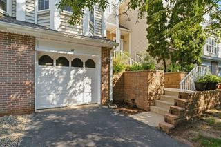 47 Lambiance Ct, Highland Park Boro, NJ 08904