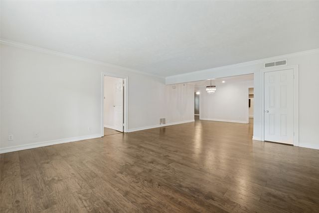 4820 Amesbury Drive E130, Dallas, TX 75206