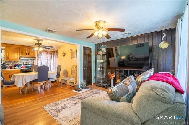 287 Laurel Street, East Haven, CT 06512