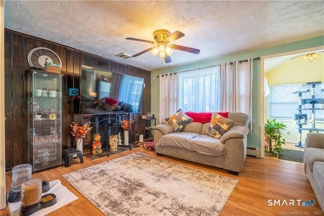 287 Laurel Street, East Haven, CT 06512