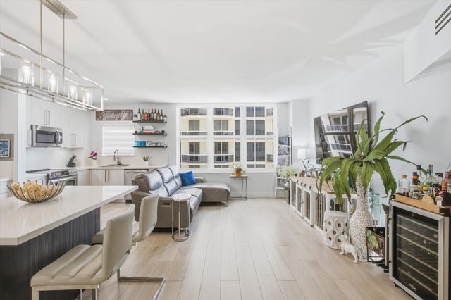 4747 Collins Avenue 1109, Miami Beach, FL 33140