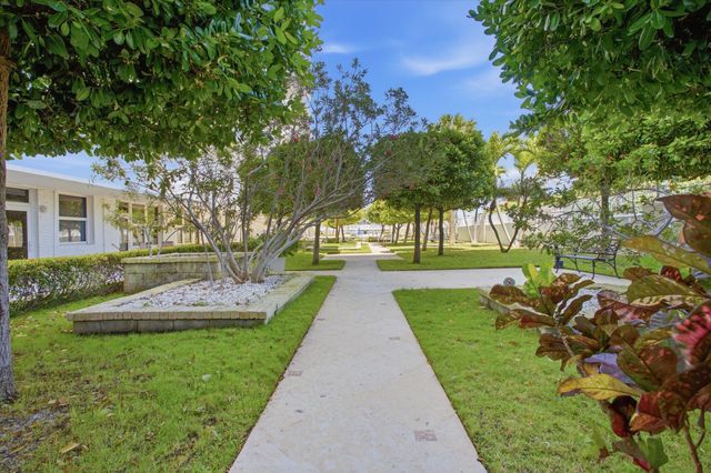 4747 Collins Avenue 1109, Miami Beach, FL 33140