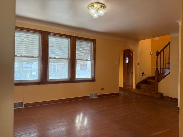 9134 S paxton Avenue, Chicago, IL 60617