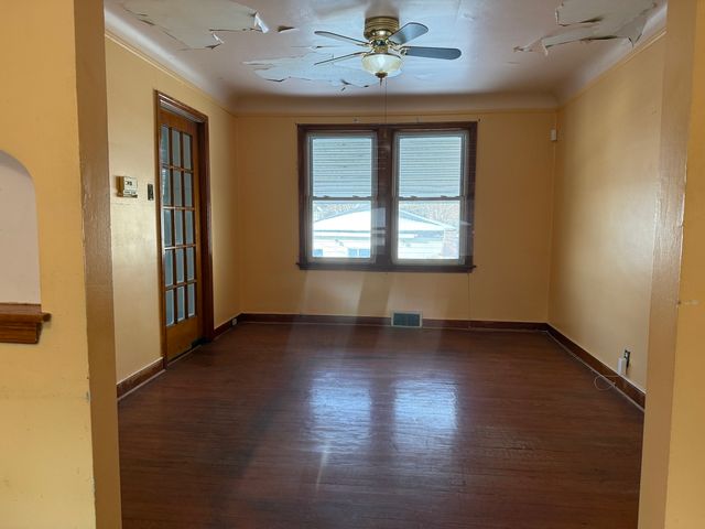 9134 S paxton Avenue, Chicago, IL 60617