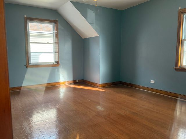 9134 S paxton Avenue, Chicago, IL 60617