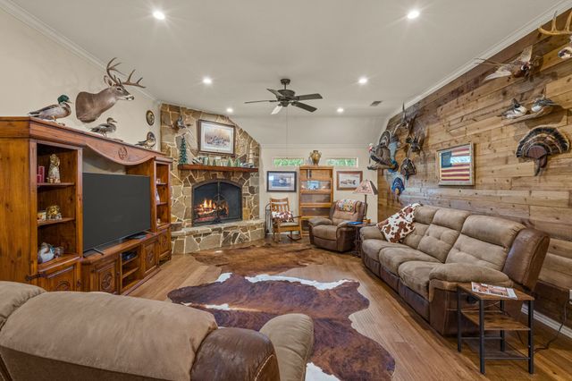 606 Hillside Circle, Little Elm, TX 75068