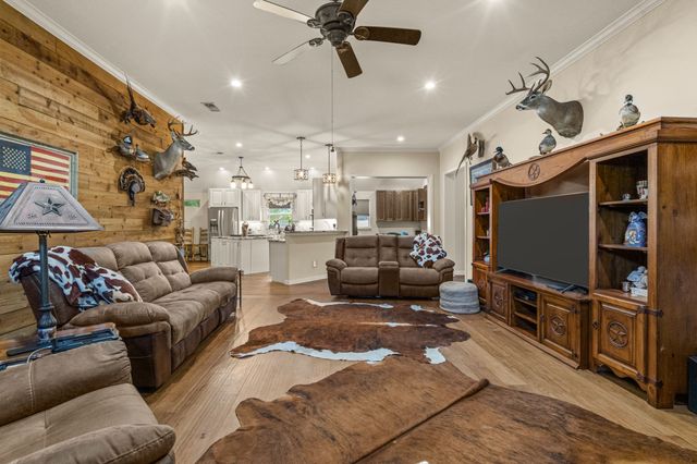 606 Hillside Circle, Little Elm, TX 75068
