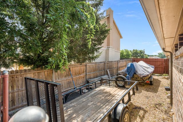 606 Hillside Circle, Little Elm, TX 75068