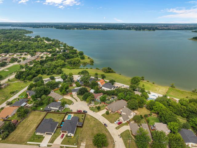 606 Hillside Circle, Little Elm, TX 75068