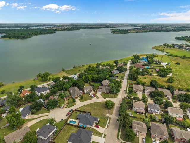 606 Hillside Circle, Little Elm, TX 75068