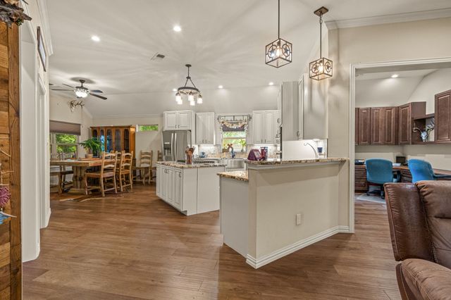 606 Hillside Circle, Little Elm, TX 75068