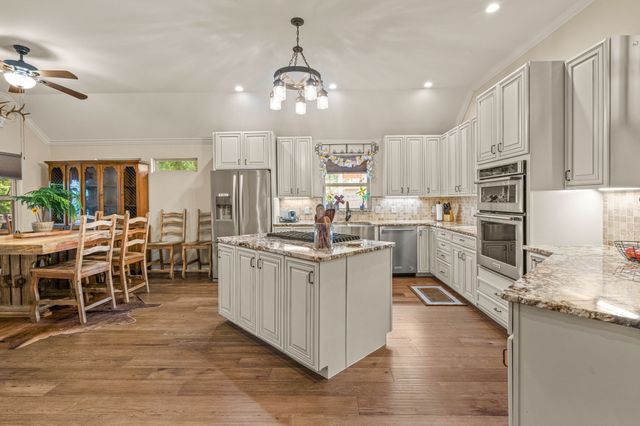 606 Hillside Circle, Little Elm, TX 75068
