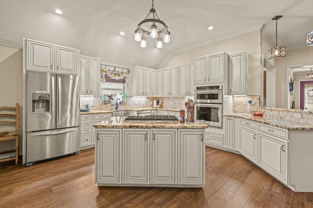 606 Hillside Circle, Little Elm, TX 75068