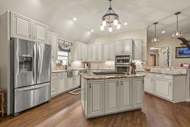 606 Hillside Circle, Little Elm, TX 75068