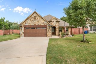 606 Hillside Circle, Little Elm, TX 75068