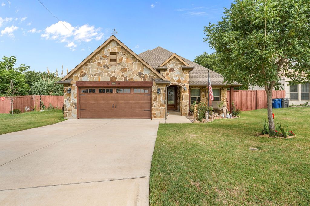 606 Hillside Circle, Little Elm, TX 75068