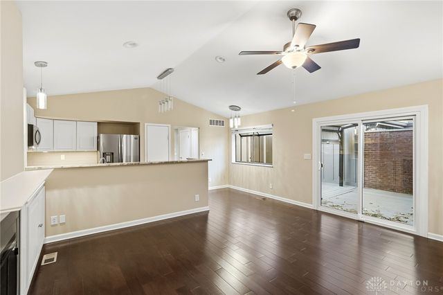 1462 Carriage Trace Boulevard, Centerville, OH 45459