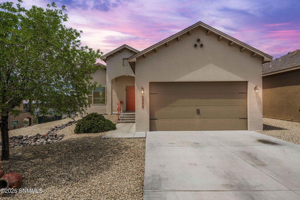 2993 Escenico Court, Las Cruces, NM 88012