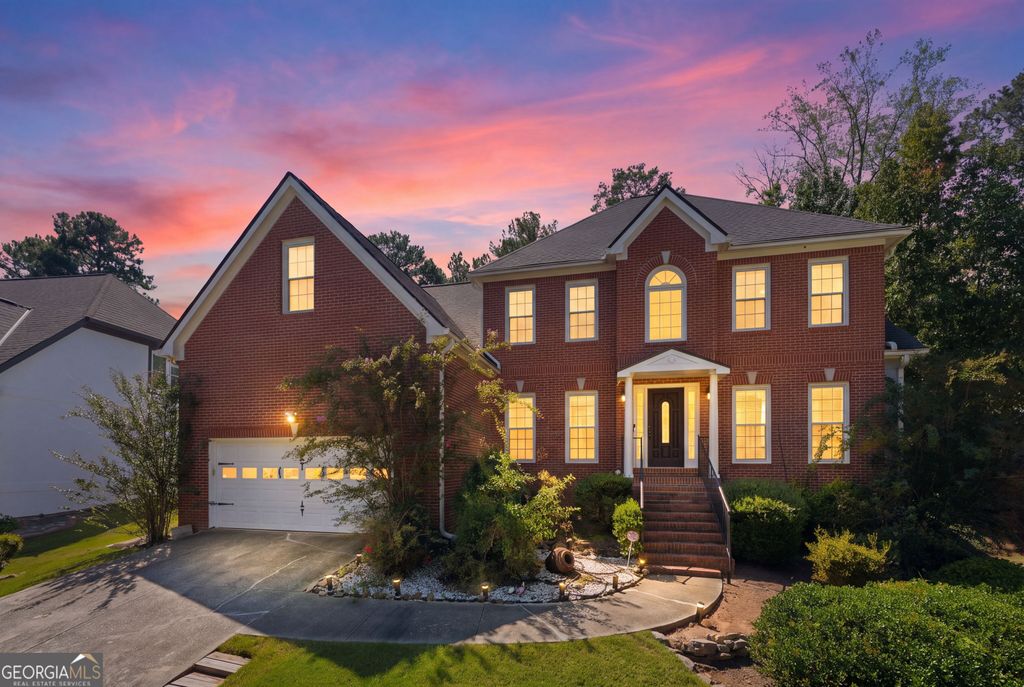 390 Wildwood Lake Court, Suwanee, GA 30024 — exterior