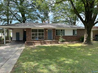 1707 Buena Vista Circle SE, Decatur, AL 35601
