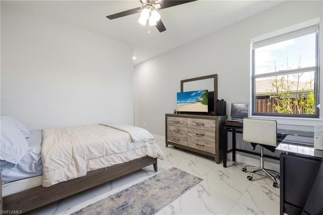 110 SW 21st TER, Cape Coral, FL 33991