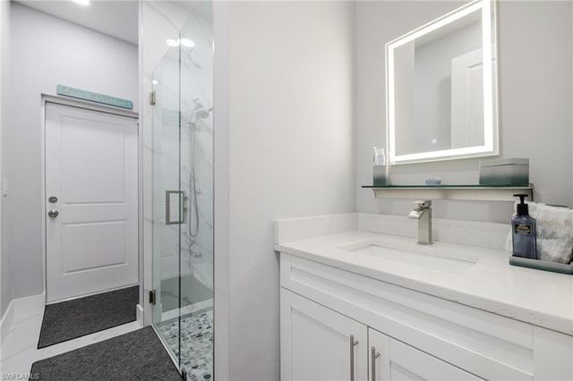 110 SW 21st TER, Cape Coral, FL 33991