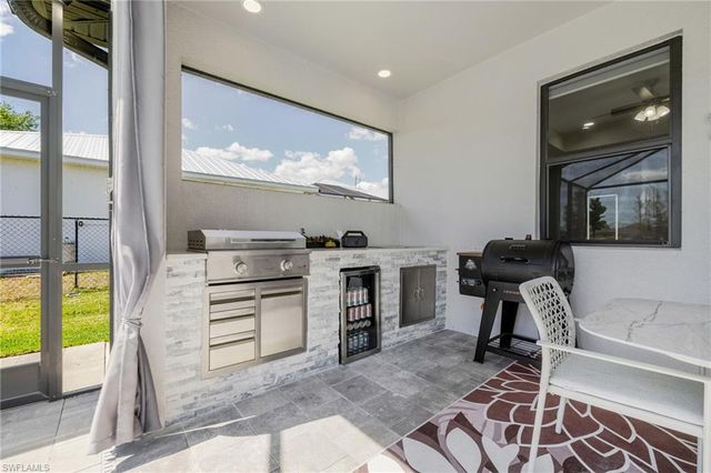 110 SW 21st TER, Cape Coral, FL 33991