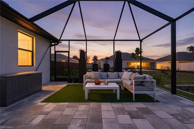 110 SW 21st TER, Cape Coral, FL 33991