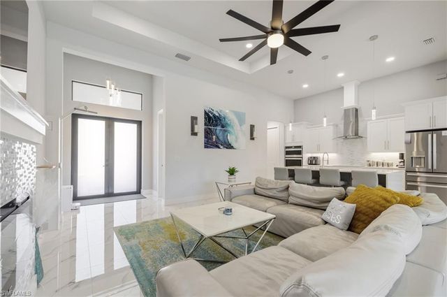 110 SW 21st TER, Cape Coral, FL 33991